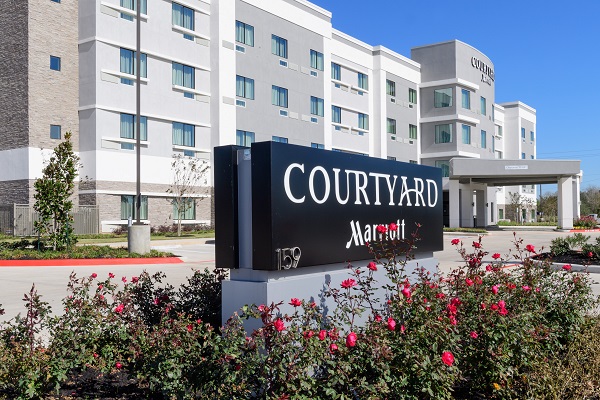 Courtyard by Marriott Lake Jackson Sign