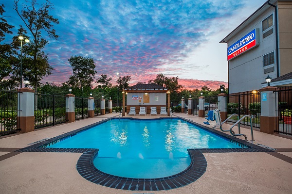 Candlewood Suites Lake Jackson Pool